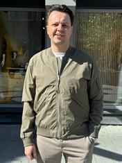 ELVINE Leondre Jassen